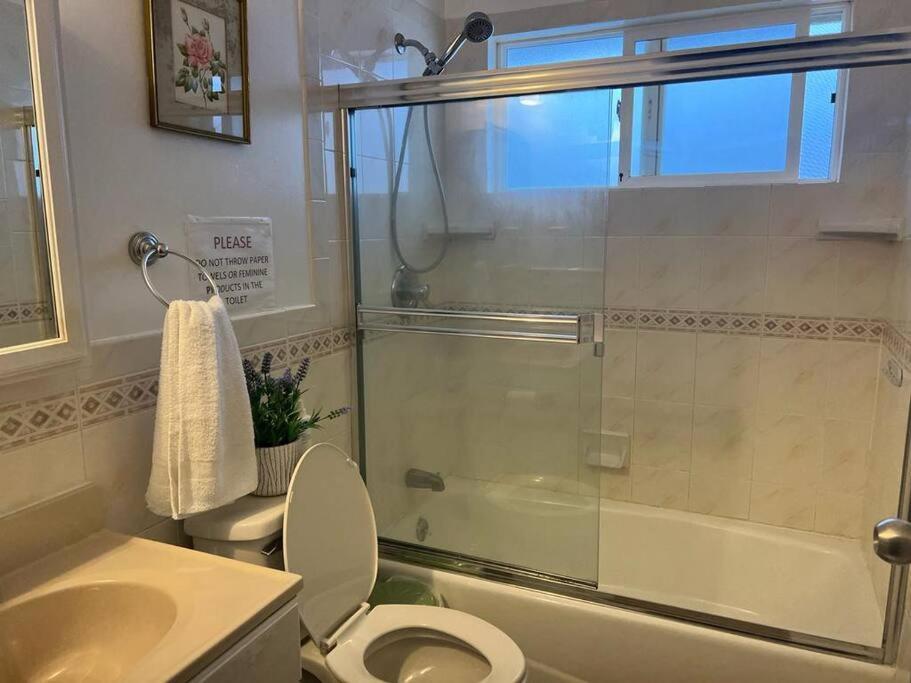 Affordable Private Rooms With Shared Bath Kitchen Near Sfo دالي سيتي، سان ماتيو، كاليفورنيا المظهر الخارجي الصورة