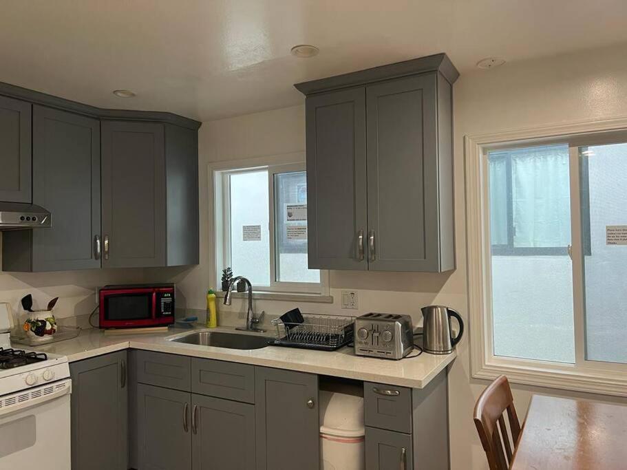 Affordable Private Rooms With Shared Bath Kitchen Near Sfo دالي سيتي، سان ماتيو، كاليفورنيا المظهر الخارجي الصورة